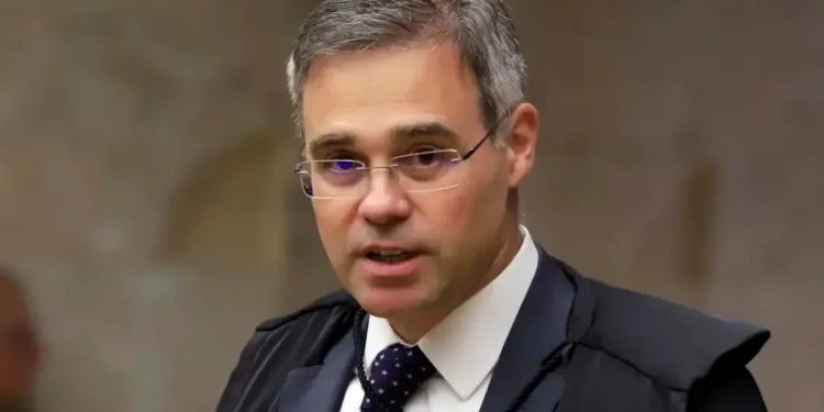 mendonca-rejeita-acao-contra-reajuste-do-bolsa-familia
