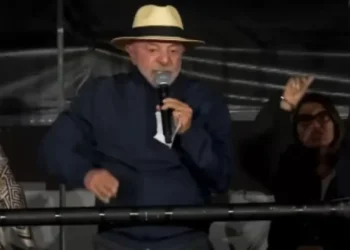 “quero-ganhar-para-manter-ele-na-cadeia”,-diz-lula-sobre-bolsonaro
