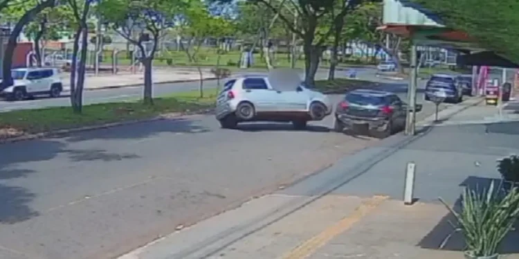 crianca-de-2-anos-morre-apos-ser-arremessada-de-carro-em-goiania
