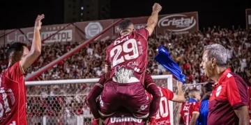 vila-nova-vence-londrina-e-segue-firme-na-lideranca-da-serie-b