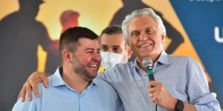 caiado-relembra-trajetoria-de-amilton-filho-durante-velorio-em-anapolis