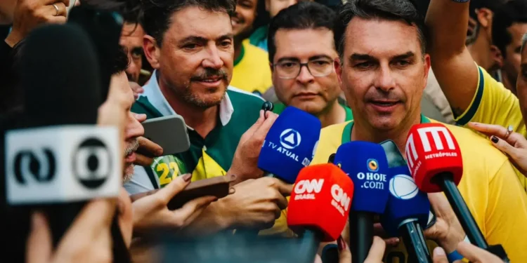 em-goiania,-flavio-promete-acabar-com-“jogo-do-tigrinho”-e-responsabiliza-lula-por-avanco-das-bets