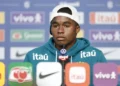 endrick-minimiza-pressao-no-futebol-e-valoriza-rotina-do-trabalhador