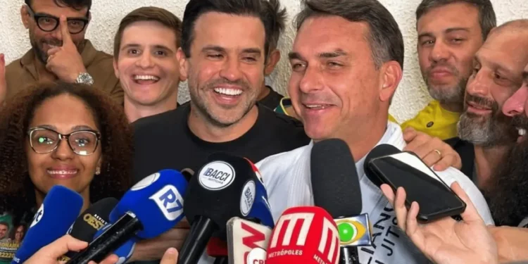 flavio-bolsonaro-anuncia-pablo-marcal-como-novo-colaborador-da-campanha