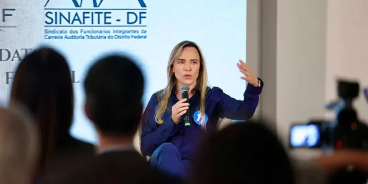 quaest-mostra-celina-leao-com-53%-das-intencoes-de-votos-validos-no-df