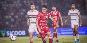 de-volta-ao-topo:-vila-nova-vence-botafogo-sp-e-retoma-lideranca-da-serie-b
