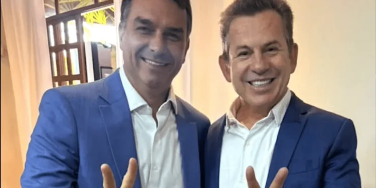 flavio-bolsonaro-se-reune-com-liderancas-de-mato-grosso-para-ampliar-apoio-no-segundo-turno