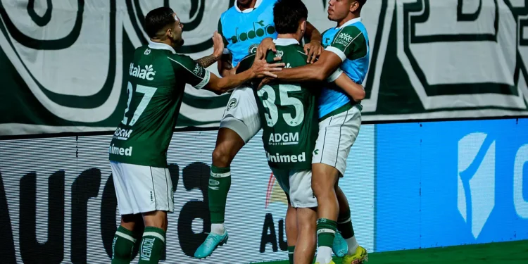 goias-vence-athletic-com-gol-no-fim-e-ganha-folego-na-serie-b