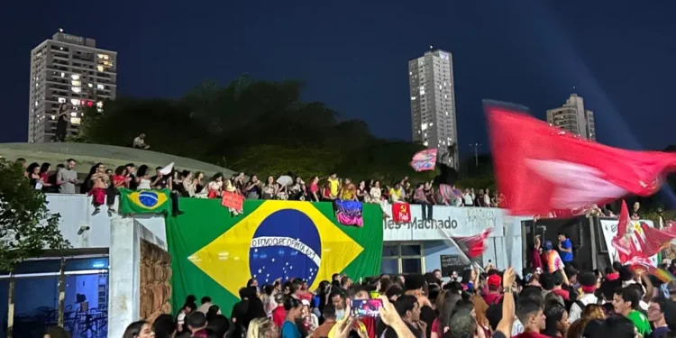 ato-em-goiania-reune-apoiadores-de-lula-e-abre-campanha-para-o-segundo-turno