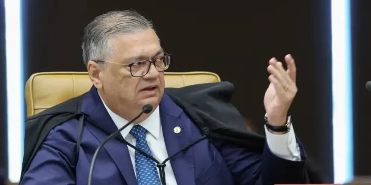 flavio-dino-divulga-ameacas-de-morte-contra-ministros-do-stf-e-critica-incitacao-a-violencia
