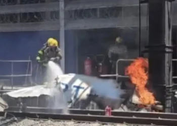 piloto-morre-apos-aviao-cair-em-patio-de-manutencao-do-metro-em-bh