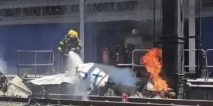 piloto-morre-apos-aviao-cair-em-patio-de-manutencao-do-metro-em-bh