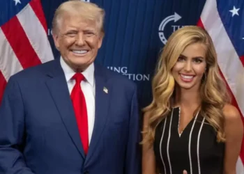 trump-escolhe-comentarista-politica-como-nova-porta-voz-da-casa-branca