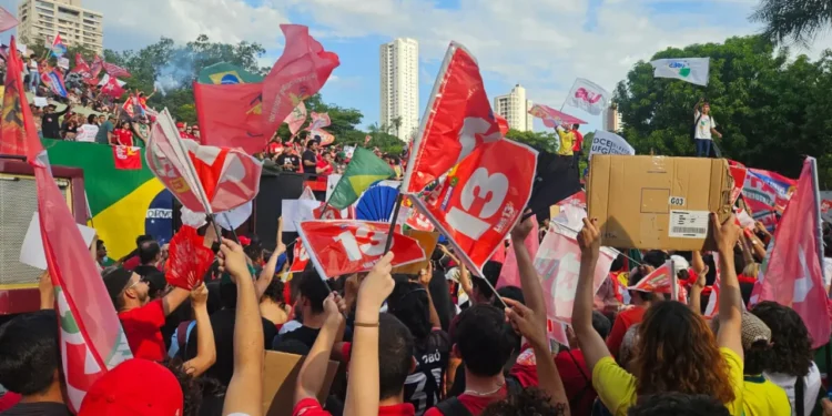manifestacao-pro-lula-reune-estudantes-e-apoiadores-em-goiania