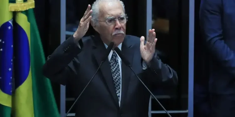 sarney-segue-estavel-na-uti-e-sem-previsao-de-alta-apos-cirurgia-abdominal