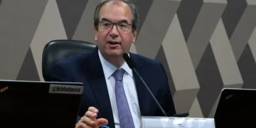 ministro-do-tse-restabelece-canal-de-whatsapp-pro-lula