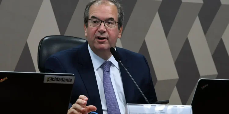 ministro-do-tse-restabelece-canal-de-whatsapp-pro-lula