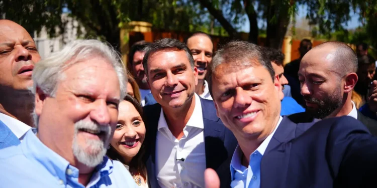 o-peso-politico-de-tarcisio-na-campanha-de-flavio-contra-lula