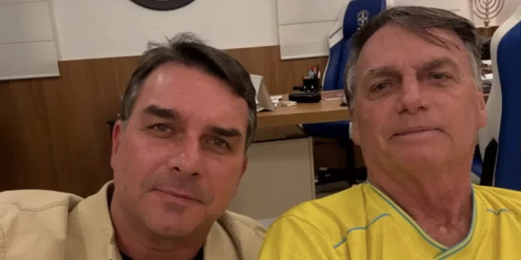 “estou-ansioso-para-dar-um-abraco”,-diz-flavio-sobre-reencontro-com-o-pai
