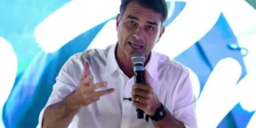 flavio-bolsonaro-nao-participara-de-debate-presidencial-neste-domingo-(17/10)