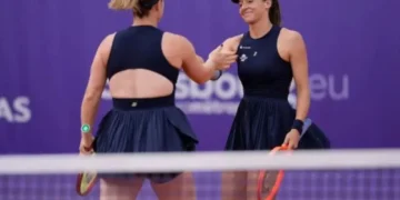 tenis:-luisa-stefani-disputa-wta-1000-de-wuhan-nas-duplas;-confira-horario-e-onde-assistir