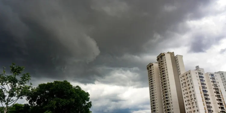 inmet-poe-todo-goias-em-alerta-laranja-de-perigo-para-tempestades