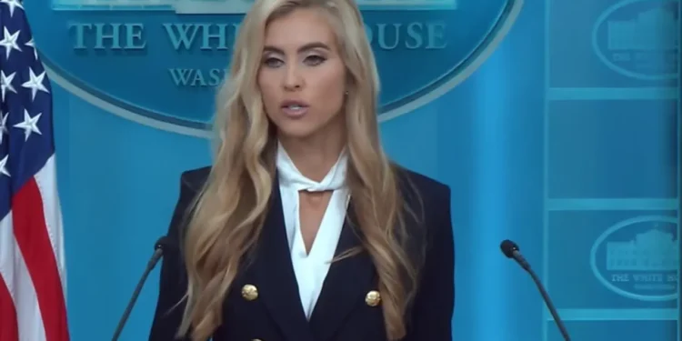 trump-escolhe-katie-zacharia-como-secretaria-de-imprensa