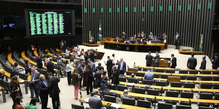 centrao-discute-mudanca-no-sistema-eleitoral-apos-avanco-do-pl-na-camara