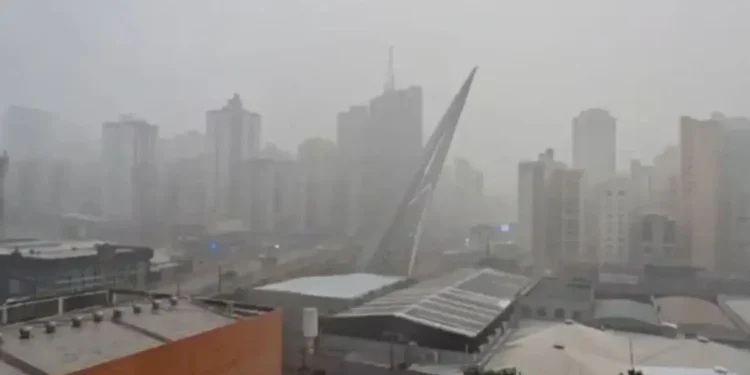 goiania-tem-previsao-de-chuva-forte-e-ventos-acima-de-60-km/h-neste-domingo-(18)