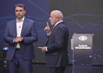 debate-entre-lula-e-flavio-na-band-e-marcado-por-acusacoes-e-ataques-pessoais
