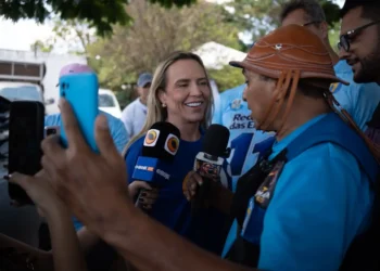 celina-leao-ouve-reivindicacoes-de-moradores-do-nucleo-rural-monjolo,-no-recanto-das-emas-(df)