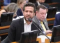 andre-janones-e-internado-em-uti-apos-apresentar-arritmia-cardiaca