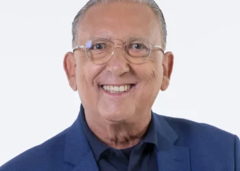 galvao-bueno-renova-contrato-com-o-sbt-e-pode-ampliar-presenca-na-tv-em-2027