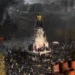 governo-frances-atribui-onda-de-violencia-a-extrema-esquerda-e-reforca-seguranca