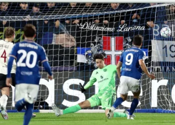 com-show-de-nico-paz,-como-goleia-manchester-united-por-4-a-1-na-champions