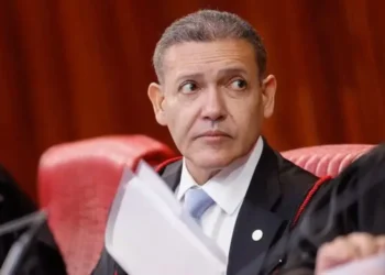 tse-acata-pedido-de-flavio-e-pede-a-meta-relatorio-sobre-‘exercito-do-lula’