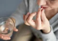 uso-de-remedios-sem-prescricao-pode-causar-intoxicacao-e-agravar-doencas