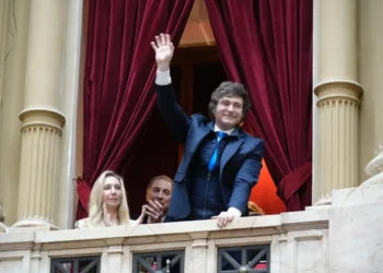milei-chama-lula-de-“ladrao-e-mentiroso”-apos-criticas-a-economia-na-argentina