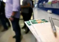 mega-sena-pode-pagar-r$-230-milhoes-neste-sabado-(24)