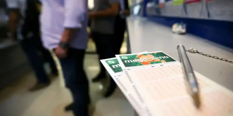 mega-sena-pode-pagar-r$-230-milhoes-neste-sabado-(24)