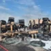 caminhao-com-carga-de-diesel-tomba-e-e-destruido-por-incendio-na-br-020,-em-goias