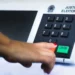 tse:-900-urnas-foram-trocadas-ate-as-12h-deste-domingo-(25)-no-pais,-informa-tse