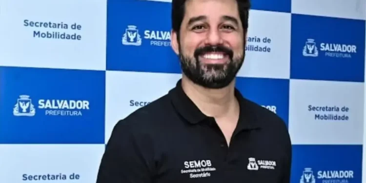 tre-ba-determina-prisao-de-secretario-apos-retencao-de-onibus-em-salvador
