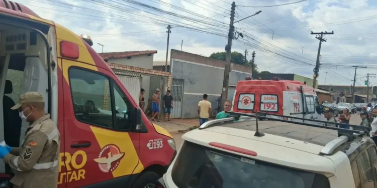briga-por-veiculo-estacionado-deixa-pai-e-filho-feridos-a-facao-em-formosa