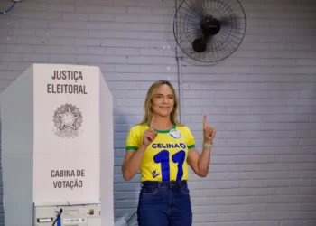 celina-leao-promete-novos-trens,-gratuidade-no-transporte-e-avancos-na-saude-no-df