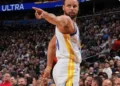 stephen-curry-tem-atuacao-perfeita,-e-warriors-vence-nuggets-na-nba