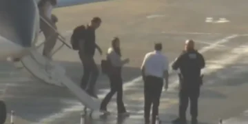 urgente:-flavio-bolsonaro-e-familia-chegam-a-miami