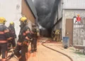 incendio-atinge-galpao-em-ceilandia-(df)