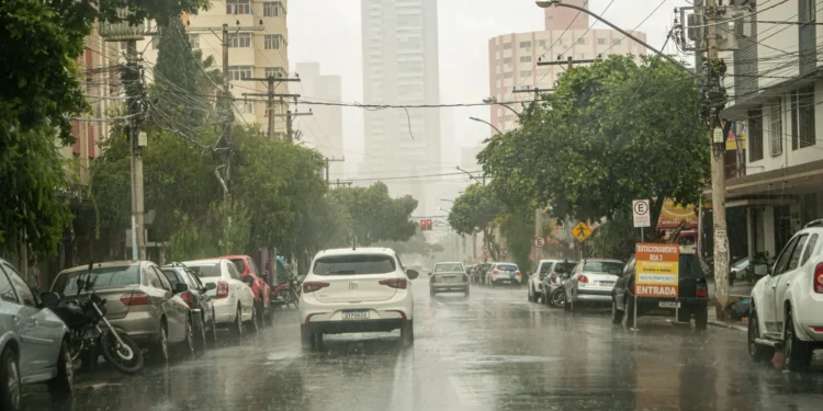 goiania-tem-previsao-de-chuva-e-trovoadas-nesta-quinta-feira-(29)