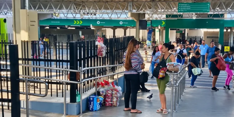 prefeitura-orienta-ambulantes-e-anuncia-fiscalizacao-nos-terminais-de-goiania
